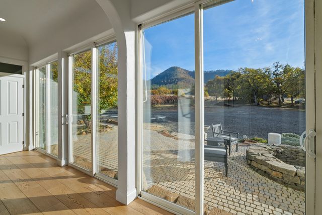 7499 Highway 238, Jacksonville, OR 97530