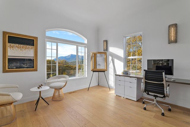 7499 Highway 238, Jacksonville, OR 97530