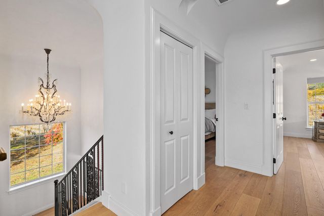 7499 Highway 238, Jacksonville, OR 97530