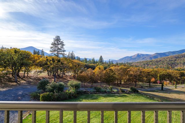 7499 Highway 238, Jacksonville, OR 97530