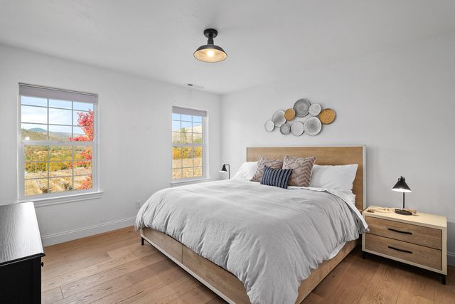 7499 Highway 238, Jacksonville, OR 97530