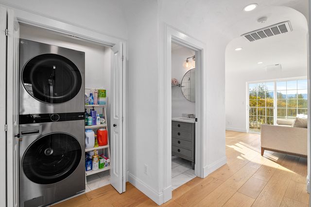 7499 Highway 238, Jacksonville, OR 97530