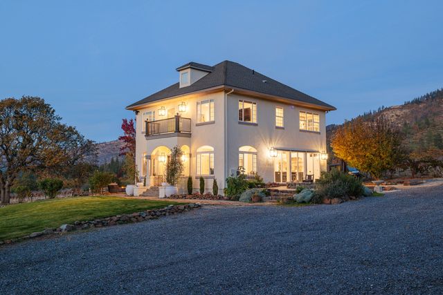 7499 Highway 238, Jacksonville, OR 97530