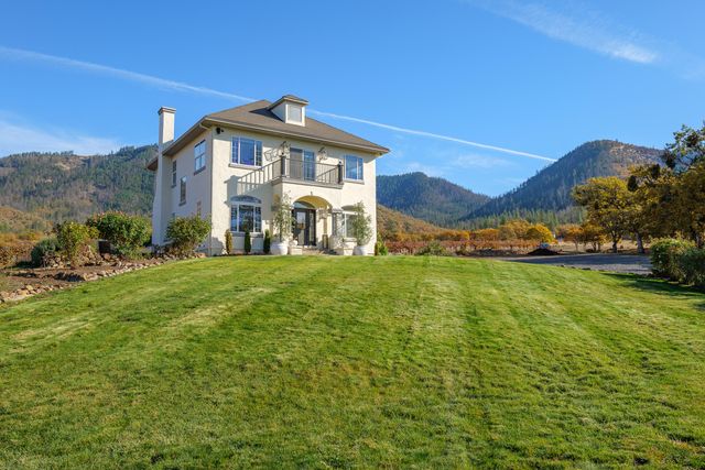 7499 Highway 238, Jacksonville, OR 97530