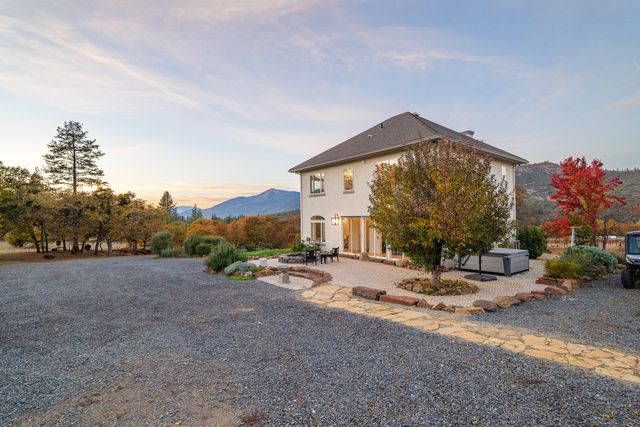 7499 Highway 238, Jacksonville, OR 97530