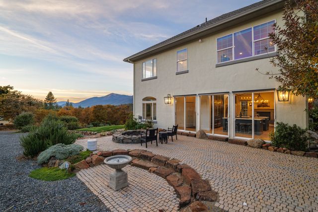 7499 Highway 238, Jacksonville, OR 97530