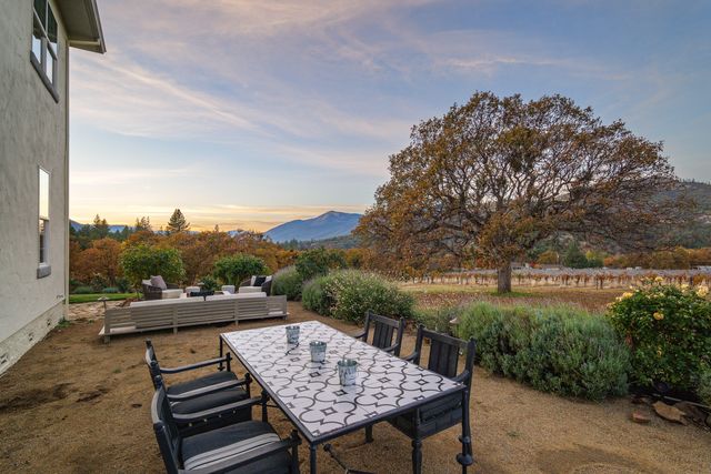 7499 Highway 238, Jacksonville, OR 97530