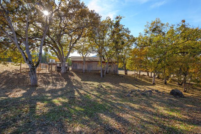 7499 Highway 238, Jacksonville, OR 97530