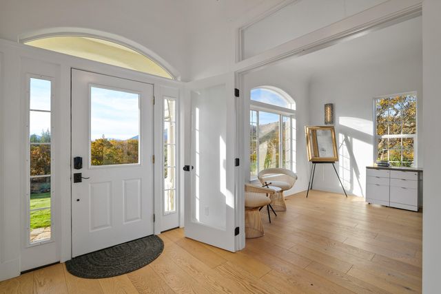 7499 Highway 238, Jacksonville, OR 97530