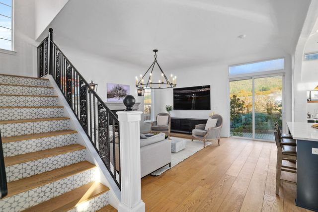 7499 Highway 238, Jacksonville, OR 97530