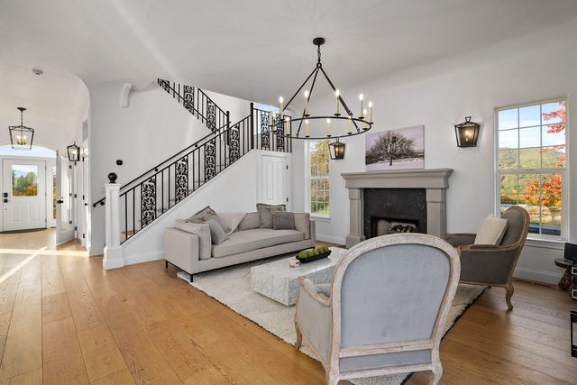 7499 Highway 238, Jacksonville, OR 97530