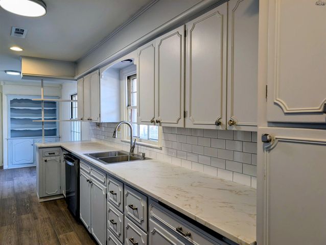 722 SUNSET DRIVE, Burkburnett, TX 76354