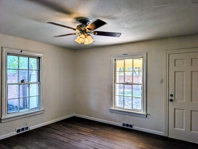 722 SUNSET DRIVE, Burkburnett, TX 76354