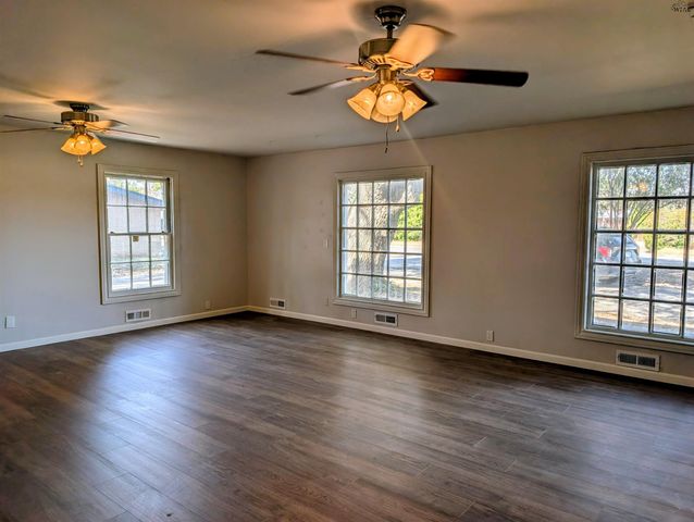 722 SUNSET DRIVE, Burkburnett, TX 76354