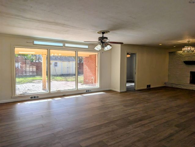 722 SUNSET DRIVE, Burkburnett, TX 76354