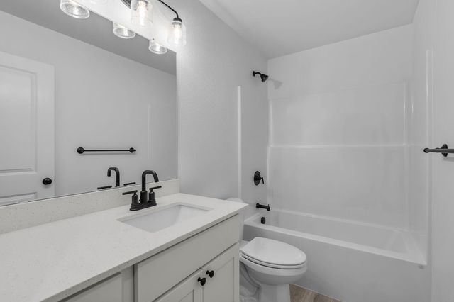 1062 NW Walnut Avenue, Redmond, OR 97756