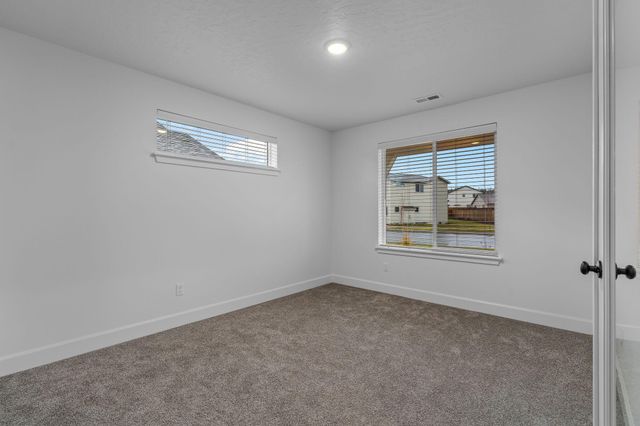 1062 NW Walnut Avenue, Redmond, OR 97756