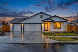 1062 NW Walnut Avenue, Redmond, OR 97756