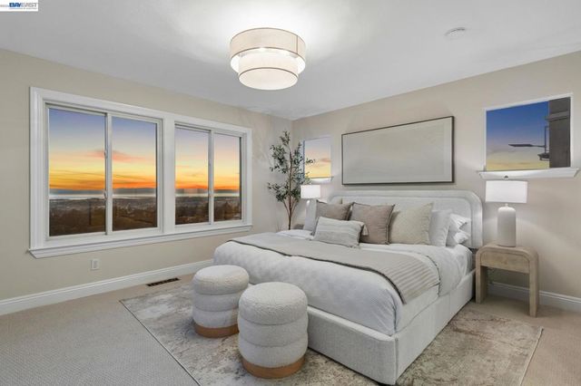 8255 Skyline Cir, Oakland, CA 94605