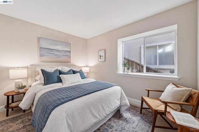 8255 Skyline Cir, Oakland, CA 94605