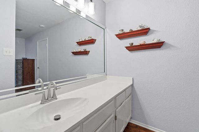 2824 Wilcrest DR, Austin, TX 78748