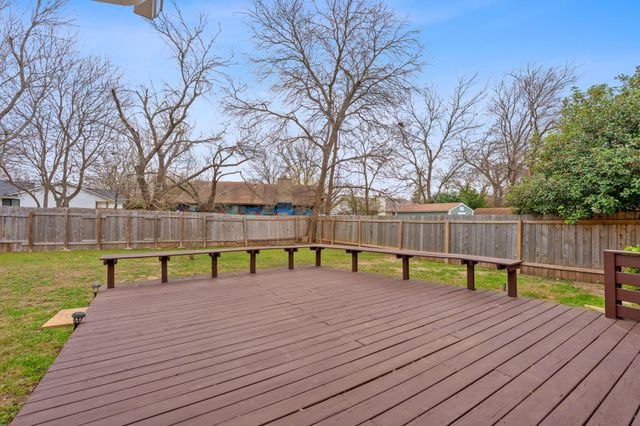 2824 Wilcrest DR, Austin, TX 78748