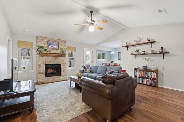 2824 Wilcrest DR, Austin, TX 78748