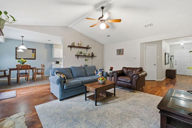 2824 Wilcrest DR, Austin, TX 78748