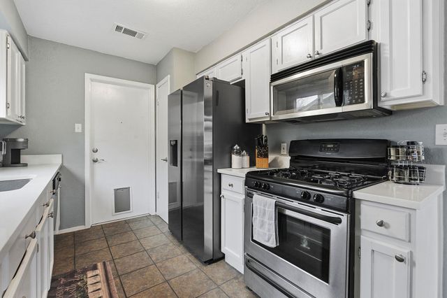 2824 Wilcrest DR, Austin, TX 78748