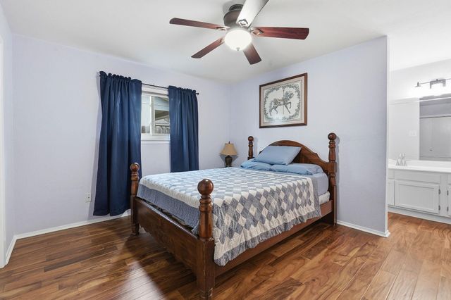 2824 Wilcrest DR, Austin, TX 78748