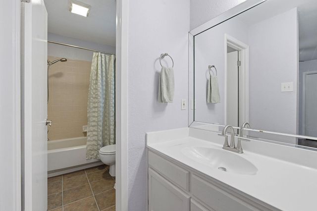 2824 Wilcrest DR, Austin, TX 78748