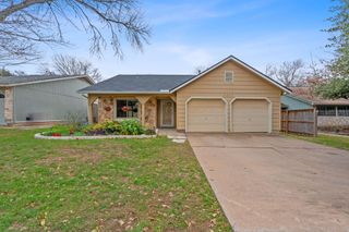 2824 Wilcrest DR, Austin, TX 78748