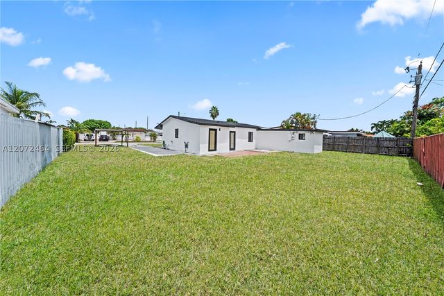 1014 W 66th St, Hialeah, FL 33012