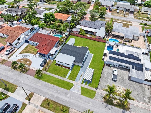 1014 W 66th St, Hialeah, FL 33012