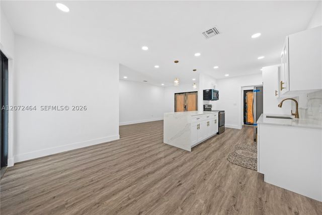 1014 W 66th St, Hialeah, FL 33012