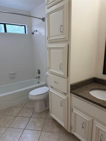 611 Rolling Green DR, Lakeway, TX 78734