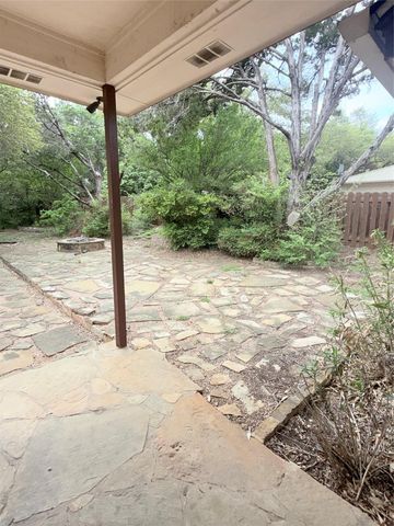 611 Rolling Green DR, Lakeway, TX 78734