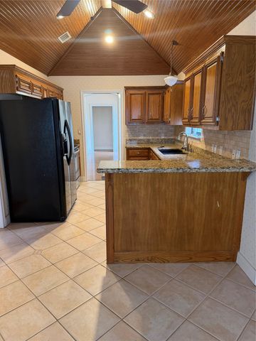 611 Rolling Green DR, Lakeway, TX 78734