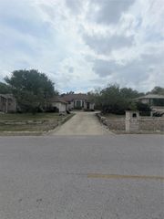 611 Rolling Green DR, Lakeway, TX 78734