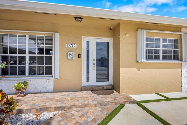15725 SW 102nd Pl, Miami, FL 33157