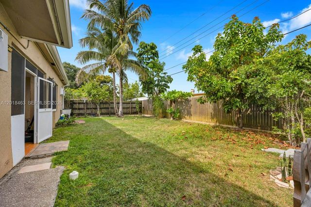 15725 SW 102nd Pl, Miami, FL 33157