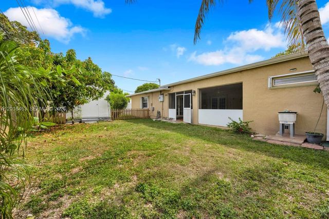 15725 SW 102nd Pl, Miami, FL 33157