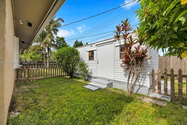 15725 SW 102nd Pl, Miami, FL 33157