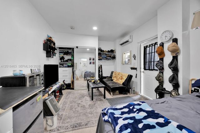 15725 SW 102nd Pl, Miami, FL 33157