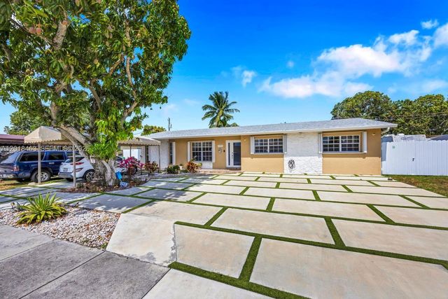 15725 SW 102nd Pl, Miami, FL 33157