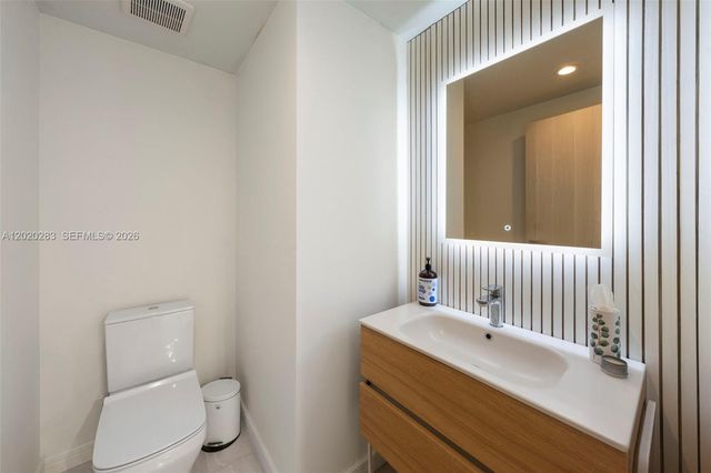 1000 Brickell Plz 4014, Miami, FL 33131