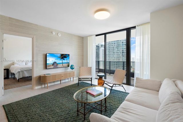 1000 Brickell Plz 4014, Miami, FL 33131