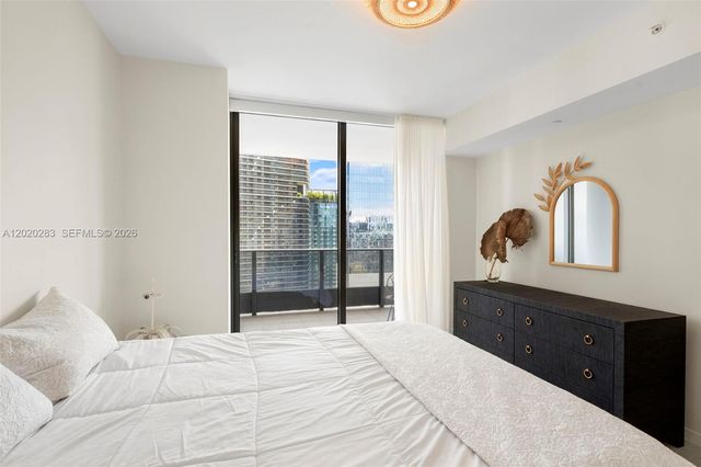 1000 Brickell Plz 4014, Miami, FL 33131