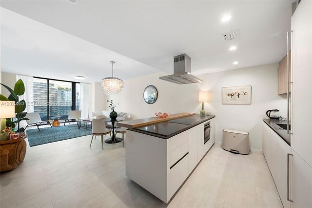 1000 Brickell Plz 4014, Miami, FL 33131