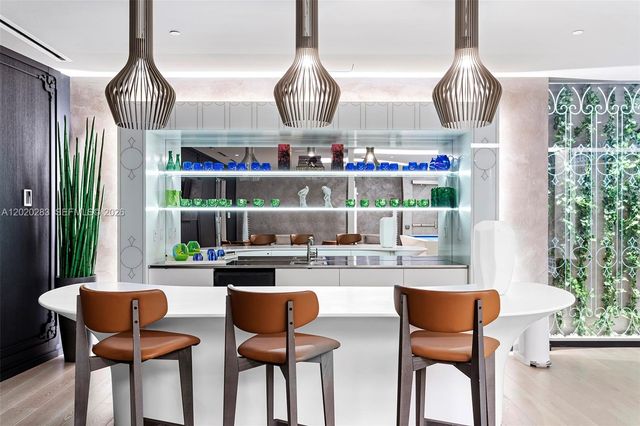 1000 Brickell Plz 4014, Miami, FL 33131
